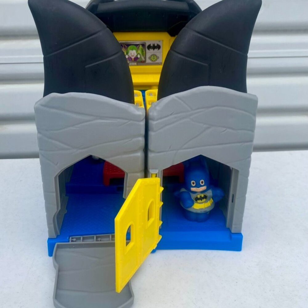 Fisher-Price Little People Super Friends Batcave Batman Car Cave and Figures LOT